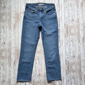 Levi's Classic Straight Women's Blue Jeans sz 27 Raw Hem Stretch Mid Rise Trendy